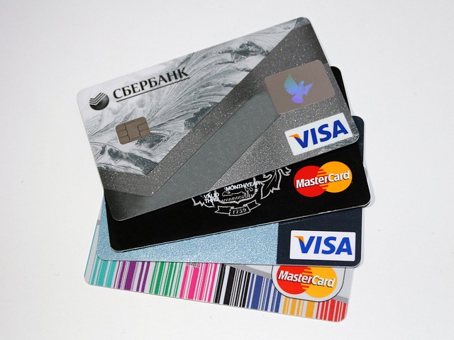 よくある質問：クレジットカードは何枚もつくって大丈夫？
